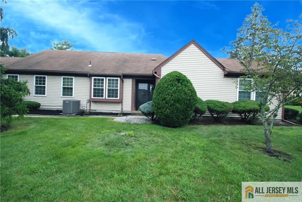 12 Dorchester Drive Monroe, NJ 08831