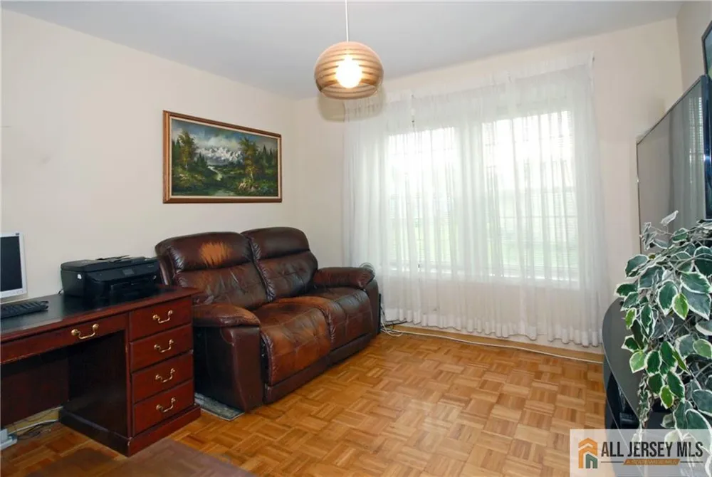 12 Dorchester Drive Monroe, NJ 08831