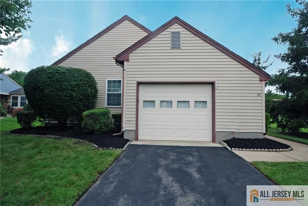 12 Dorchester Drive Monroe, NJ 08831