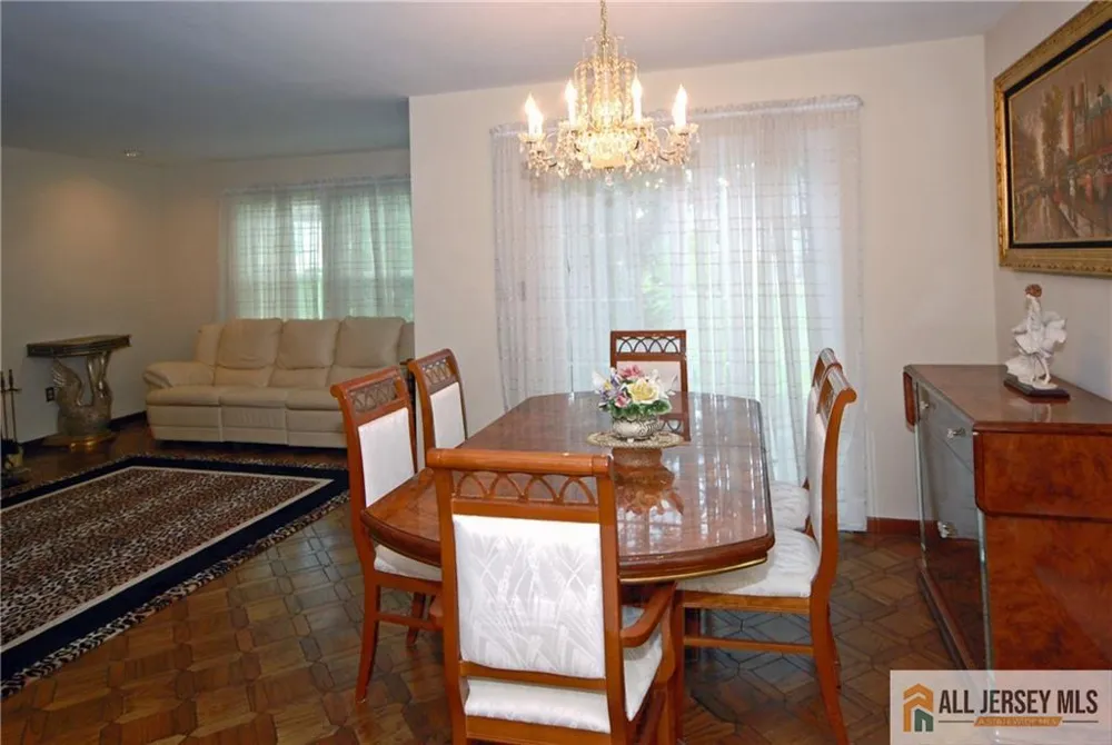 12 Dorchester Drive Monroe, NJ 08831