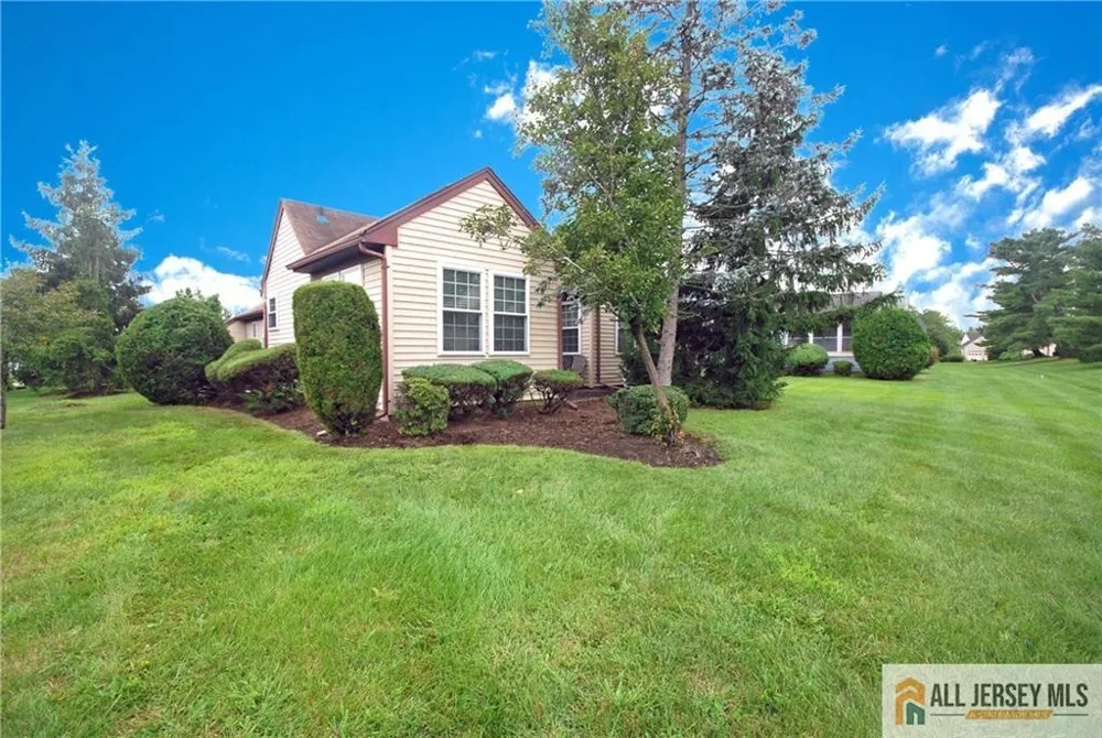 12 Dorchester Drive Monroe, NJ 08831