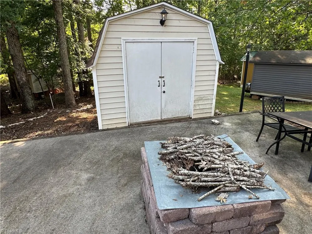 152 Cardinal Drive New London, NC 28127