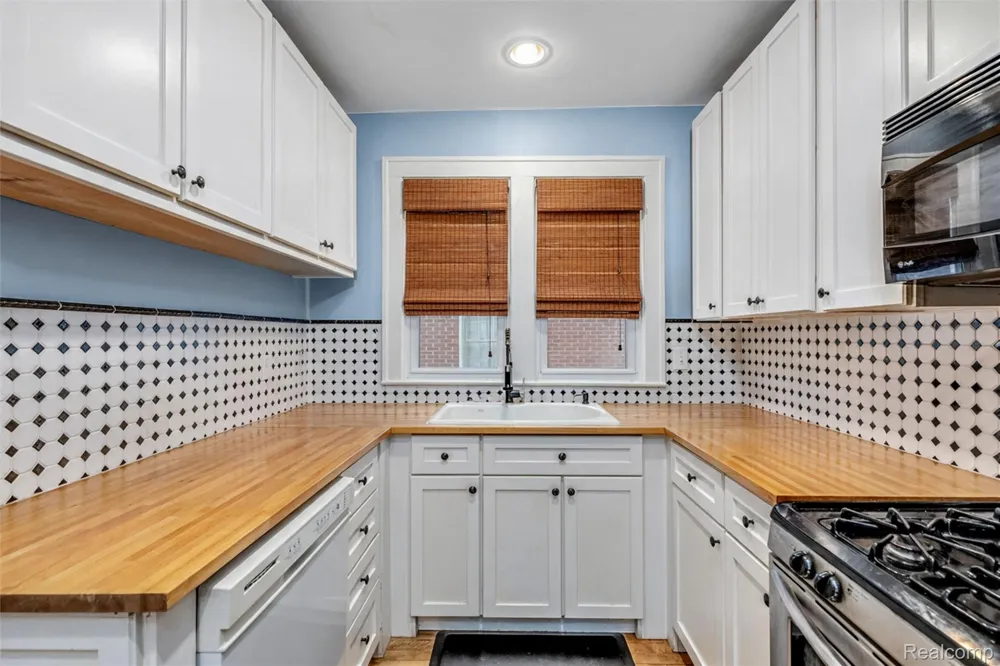 1007 E 6th Street Royal Oak City, MI 48067