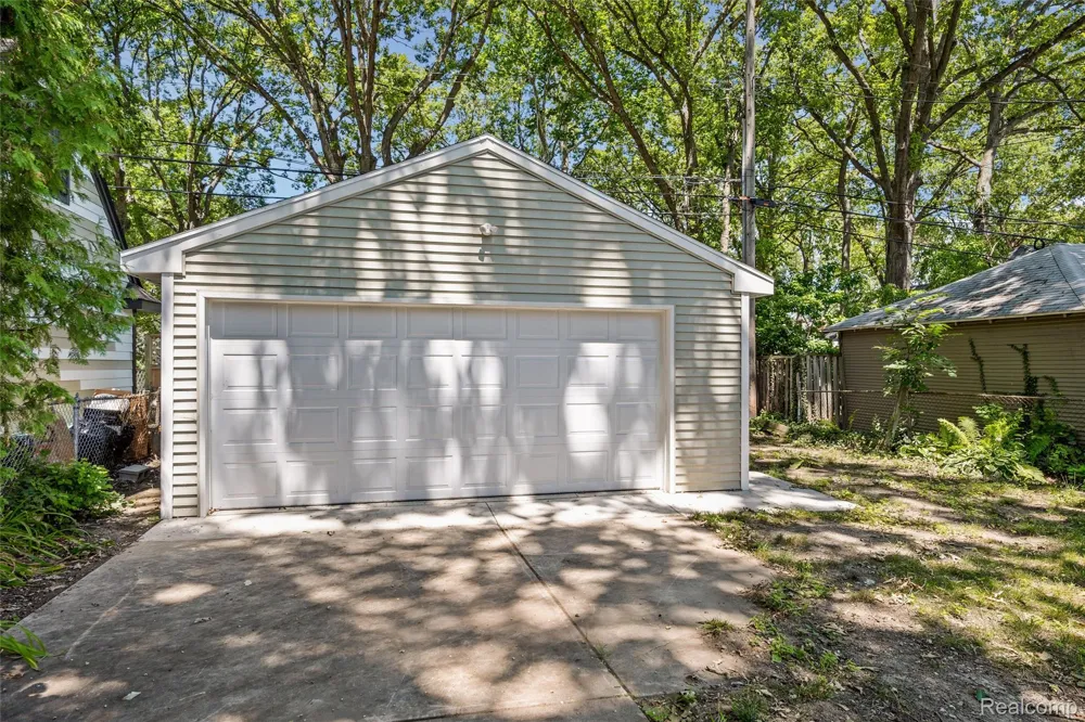 1007 E 6th Street Royal Oak City, MI 48067