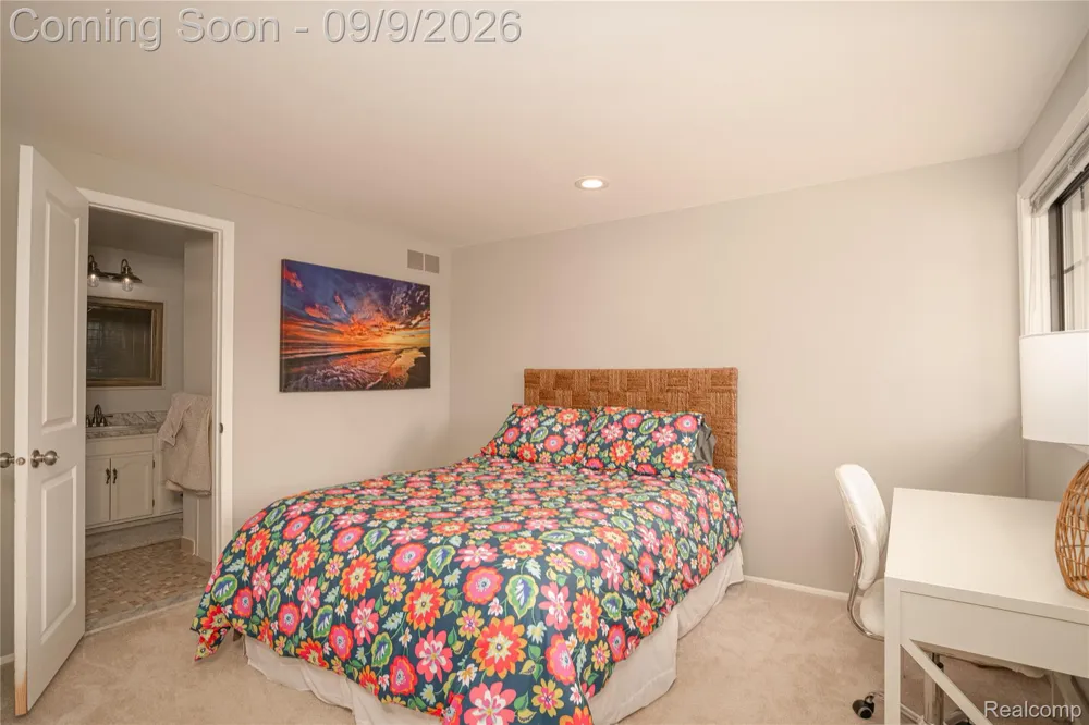 2846 Trailwood Drive Rochester Hills City, MI 48309