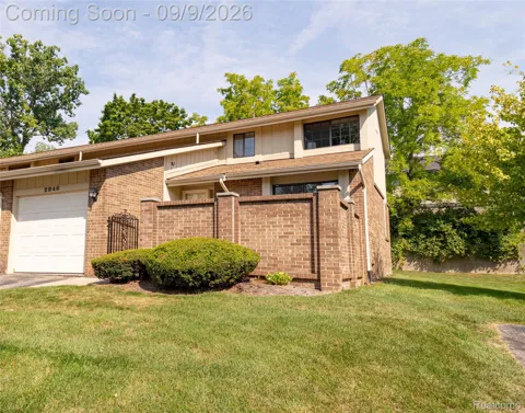 2846 S Trailwood Drive E