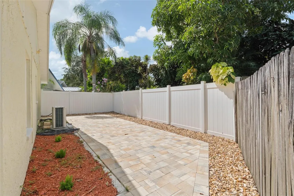 635 BELLINGHAM PLACE Palm Harbor, FL 34684