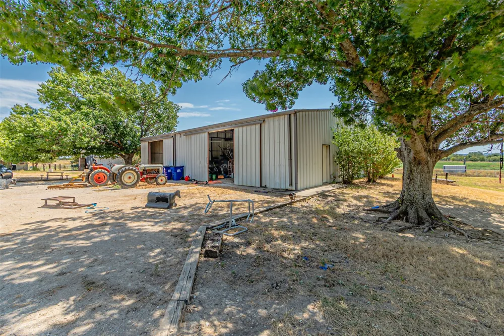 12146 FM2450 Highway Sanger, TX 76266