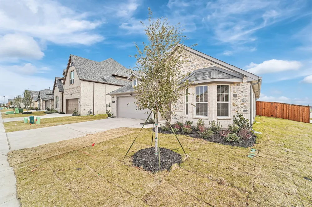 2901 Cantoni Creek Princeton, TX 75407
