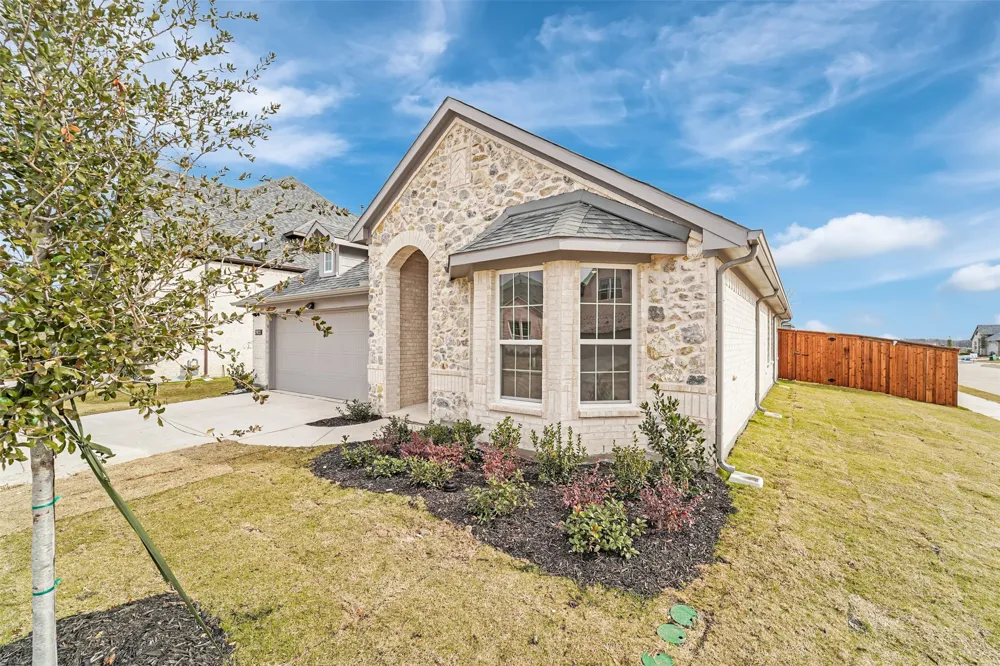 2901 Cantoni Creek Princeton, TX 75407