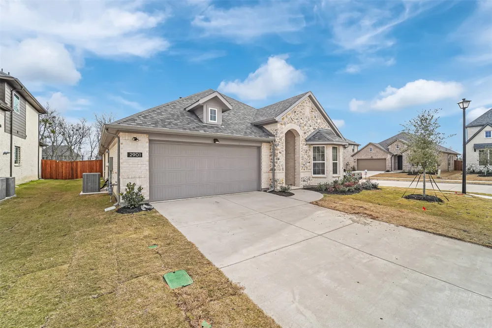 2901 Cantoni Creek Princeton, TX 75407