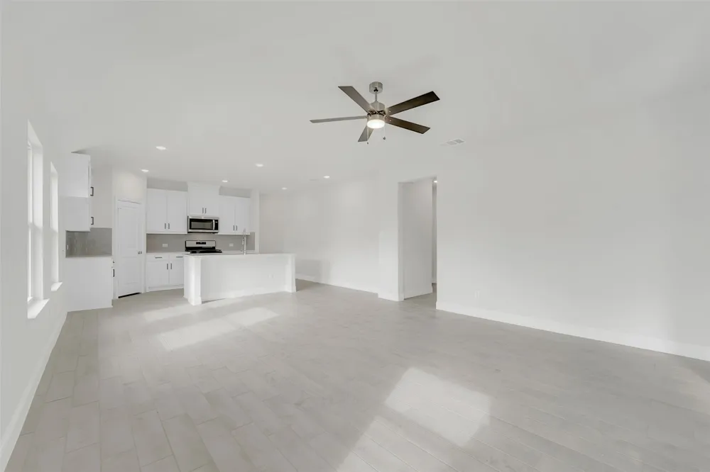 2901 Cantoni Creek Princeton, TX 75407