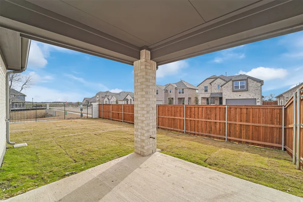 2901 Cantoni Creek Princeton, TX 75407