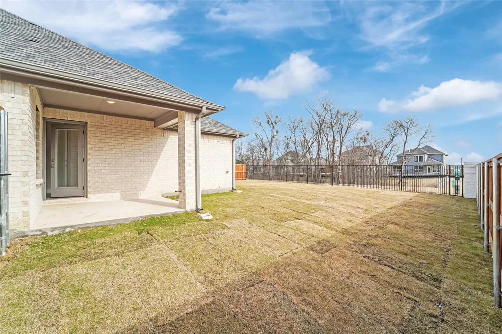 2901 Cantoni Creek Princeton, TX 75407