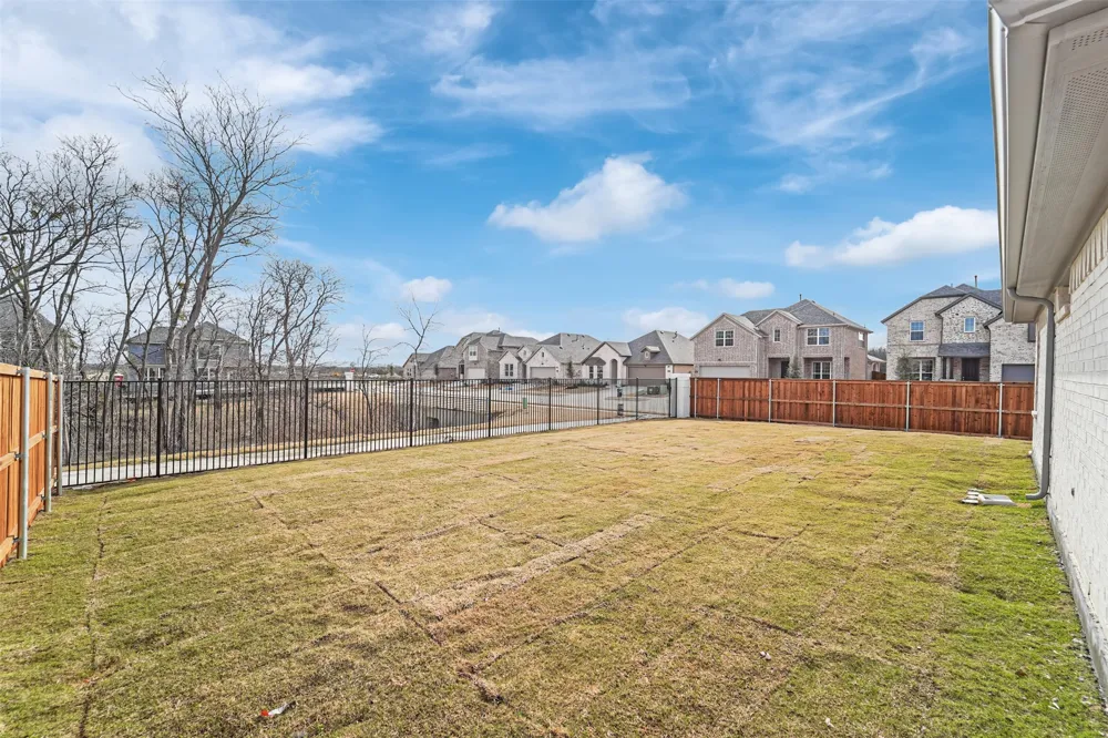 2901 Cantoni Creek Princeton, TX 75407
