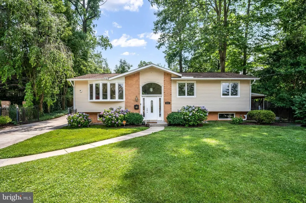 8926 CROMWELL DRIVE Springfield, VA 22151