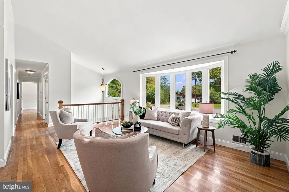 8926 CROMWELL DRIVE Springfield, VA 22151