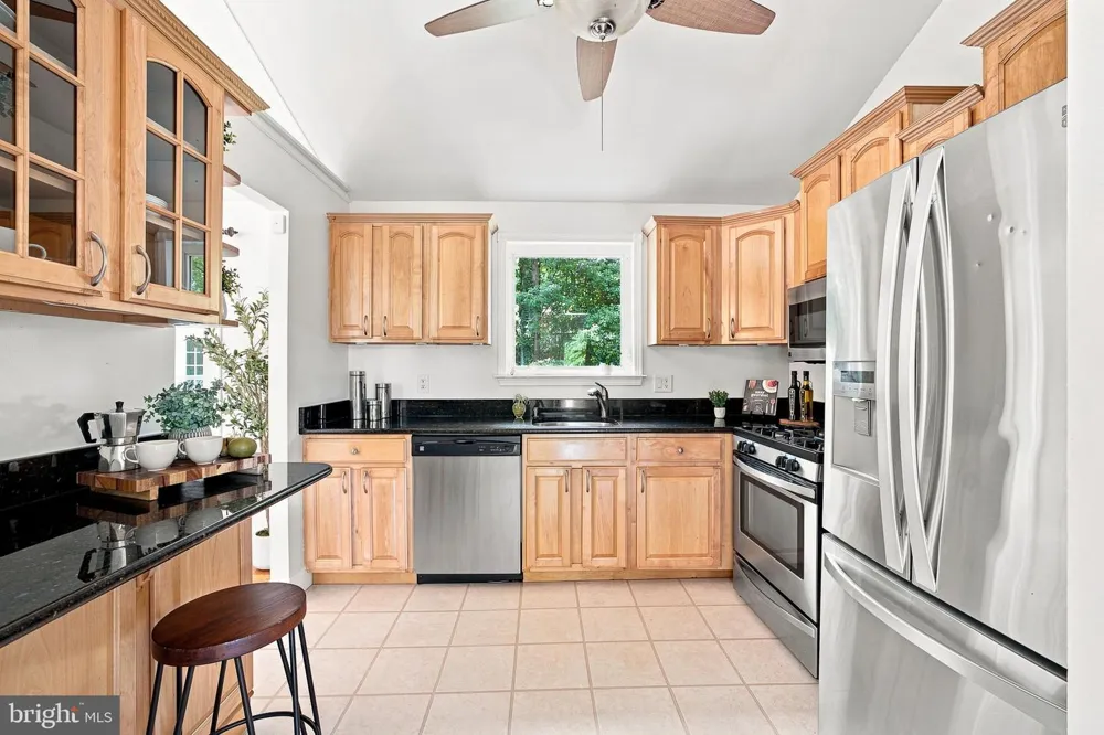 8926 CROMWELL DRIVE Springfield, VA 22151