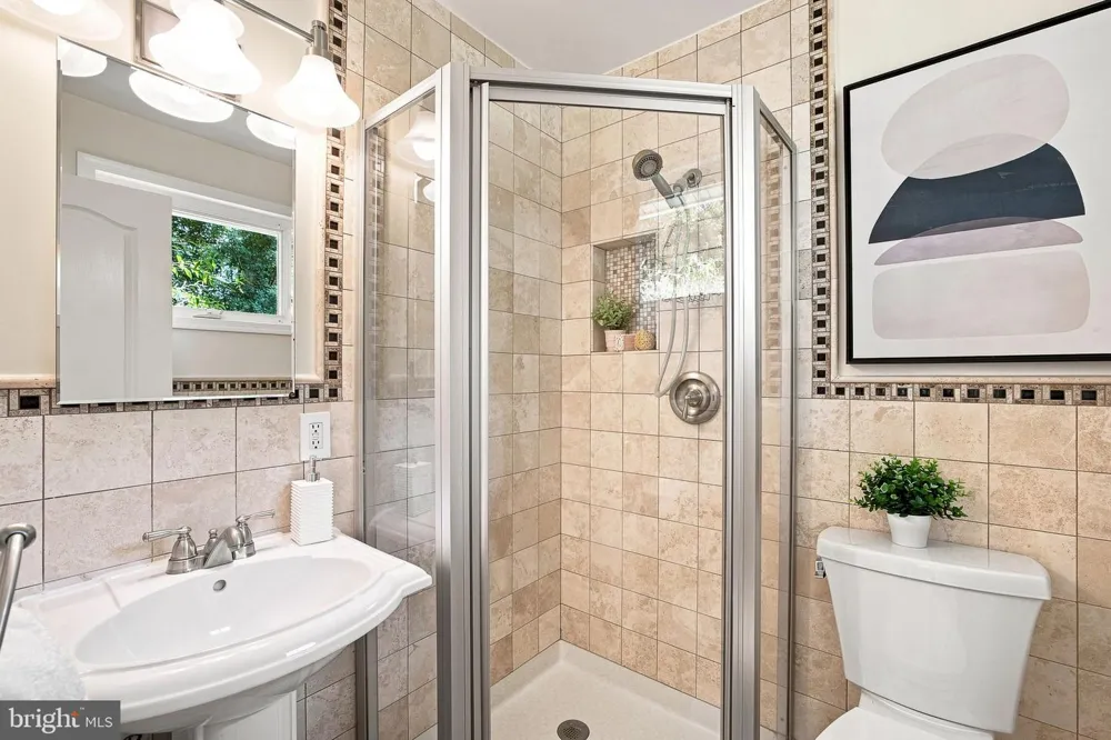 8926 CROMWELL DRIVE Springfield, VA 22151