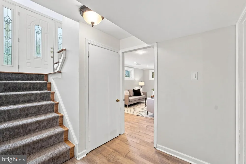 8926 CROMWELL DRIVE Springfield, VA 22151