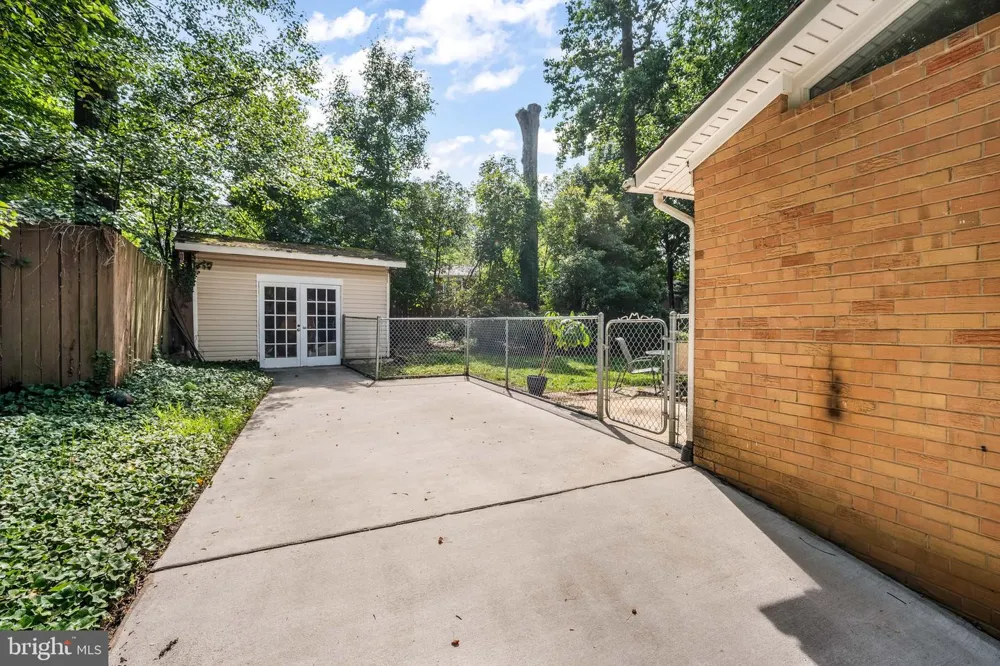 8926 CROMWELL DRIVE Springfield, VA 22151