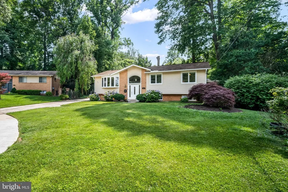 8926 CROMWELL DRIVE Springfield, VA 22151