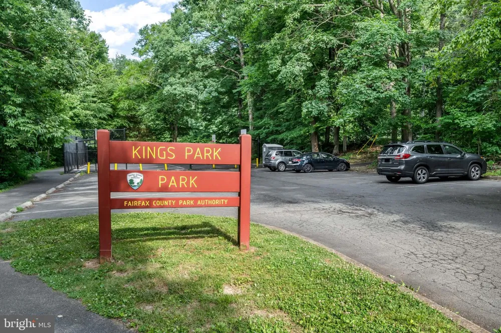 8926 CROMWELL DRIVE Springfield, VA 22151