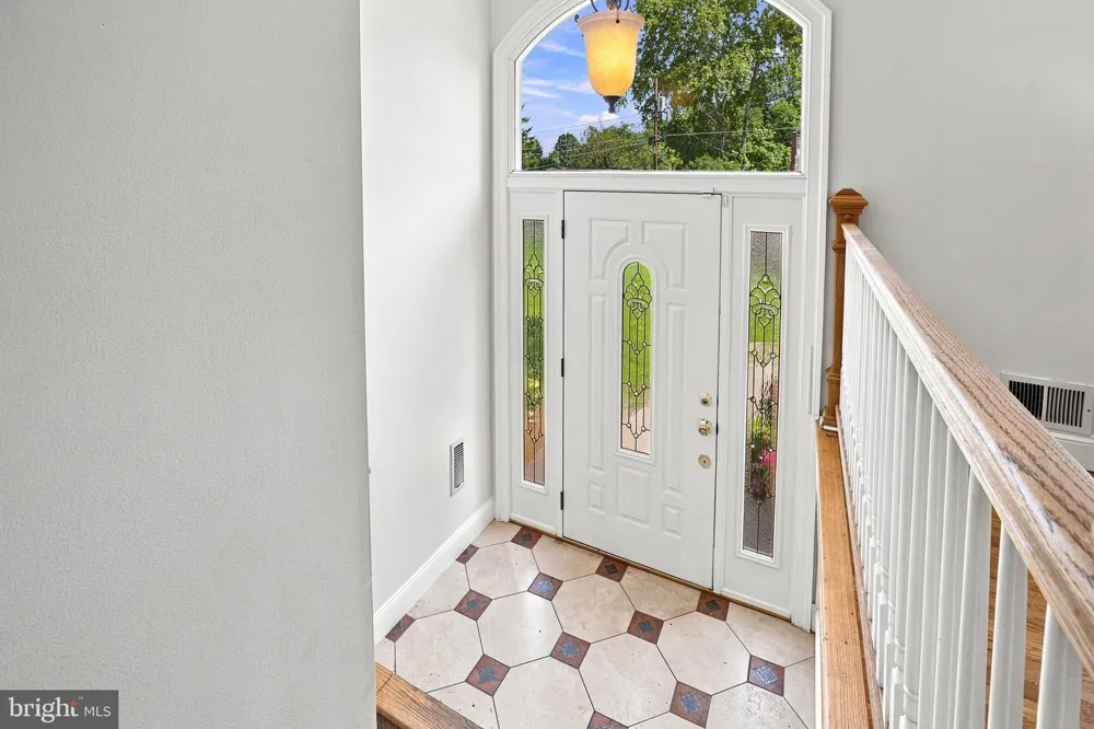 8926 CROMWELL DRIVE Springfield, VA 22151