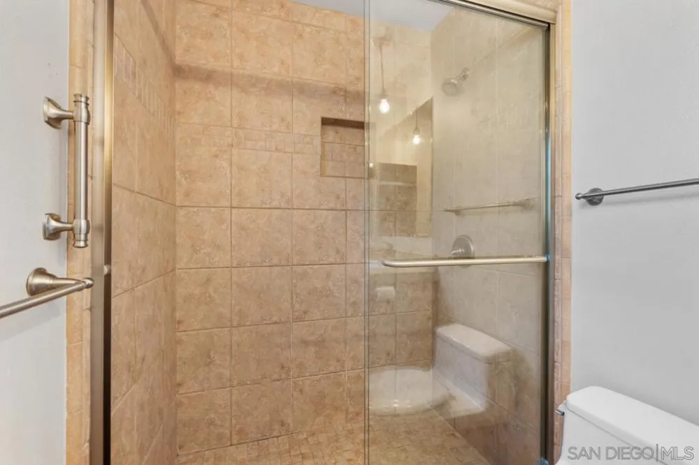 1242 Hillcrest Lane Fallbrook, CA 92028