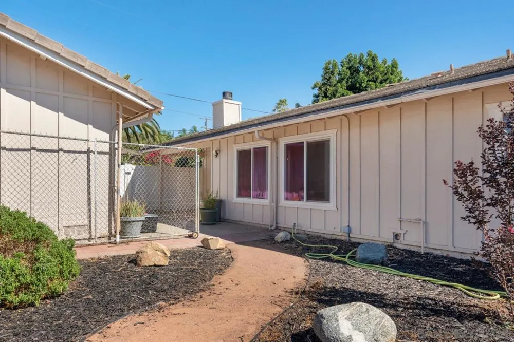1242 Hillcrest Lane Fallbrook, CA 92028