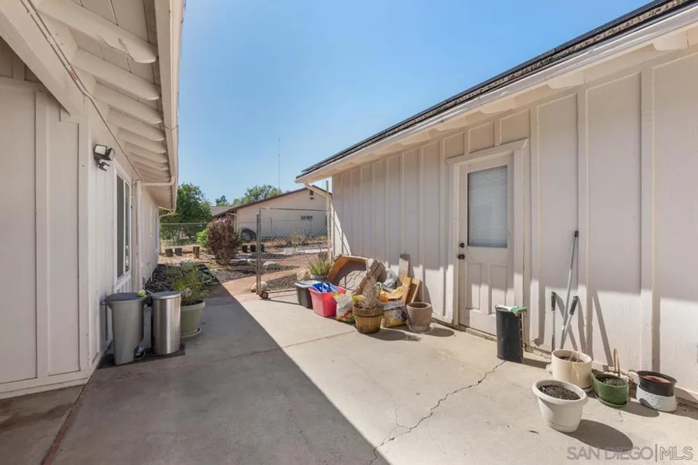 1242 Hillcrest Lane Fallbrook, CA 92028