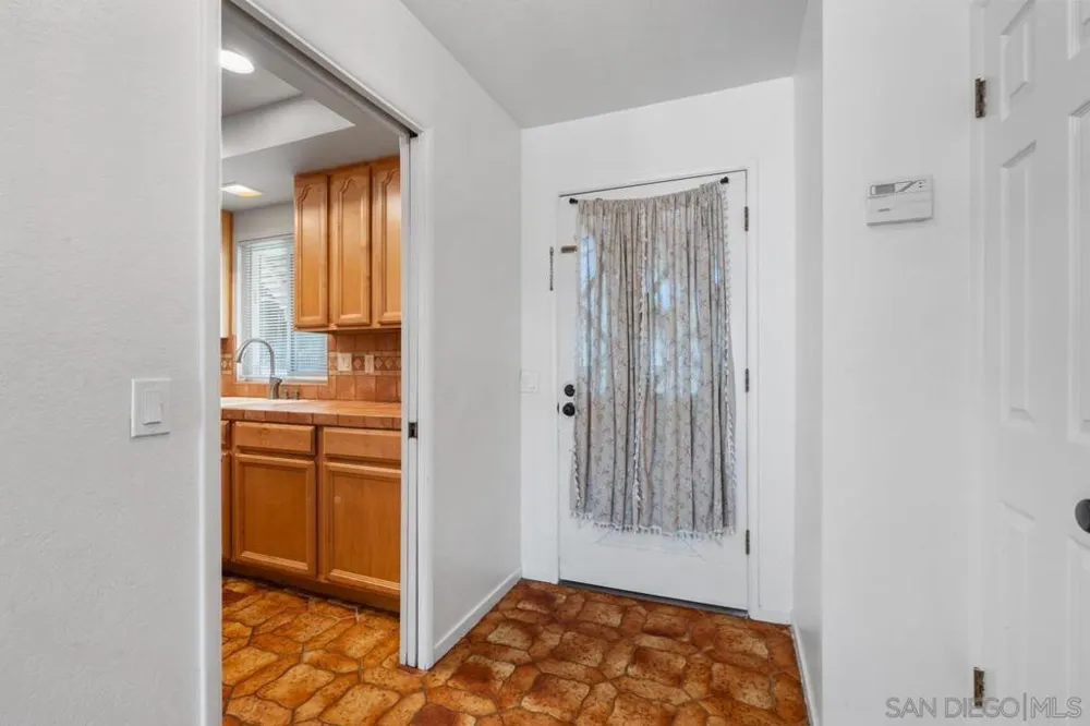 1242 Hillcrest Lane Fallbrook, CA 92028