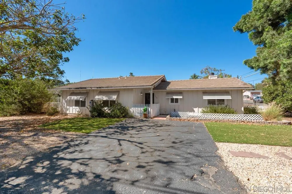 1242 Hillcrest Lane Fallbrook, CA 92028