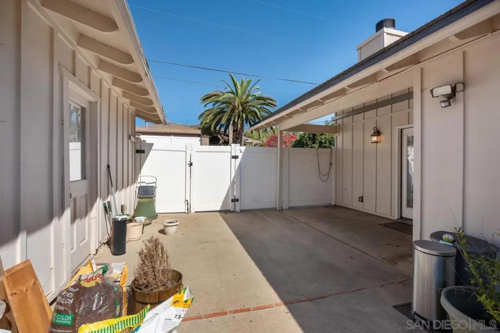 1242 Hillcrest Lane Fallbrook, CA 92028