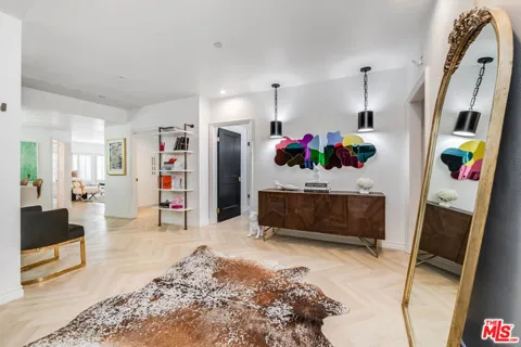 4310 Cahuenga Boulevard #104