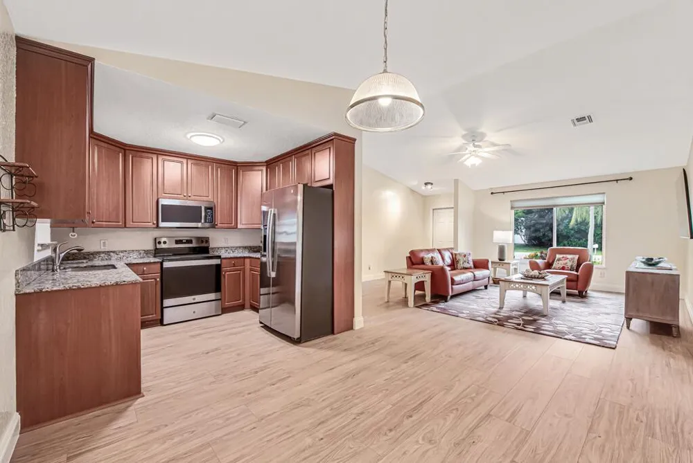 427 Las Palmas Street Royal Palm Beach, FL 33411