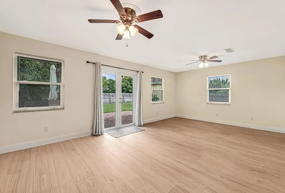 427 Las Palmas Street Royal Palm Beach, FL 33411