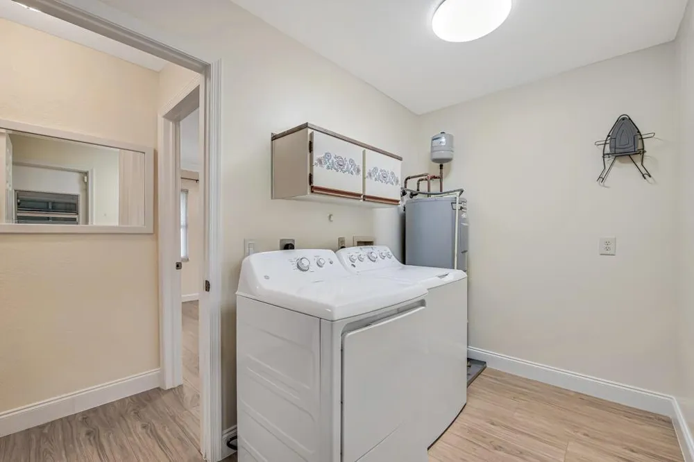427 Las Palmas Street Royal Palm Beach, FL 33411