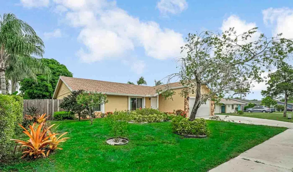 427 Las Palmas Street Royal Palm Beach, FL 33411