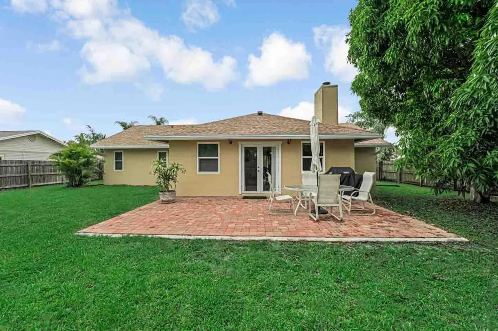 427 Las Palmas Street Royal Palm Beach, FL 33411