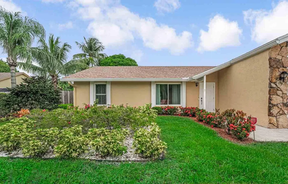 427 Las Palmas Street Royal Palm Beach, FL 33411