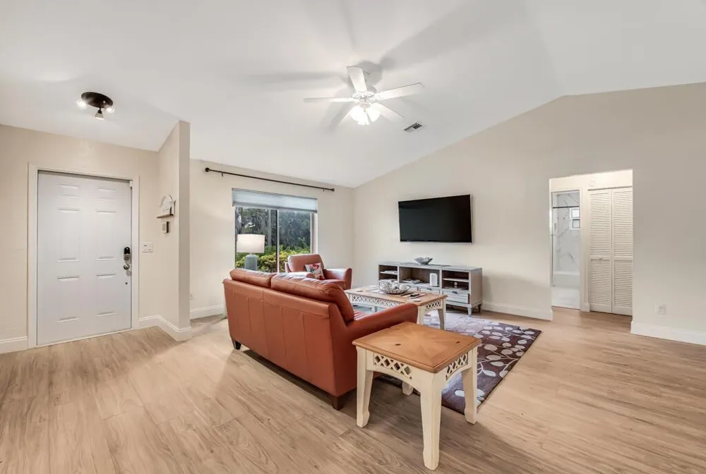 427 Las Palmas Street Royal Palm Beach, FL 33411