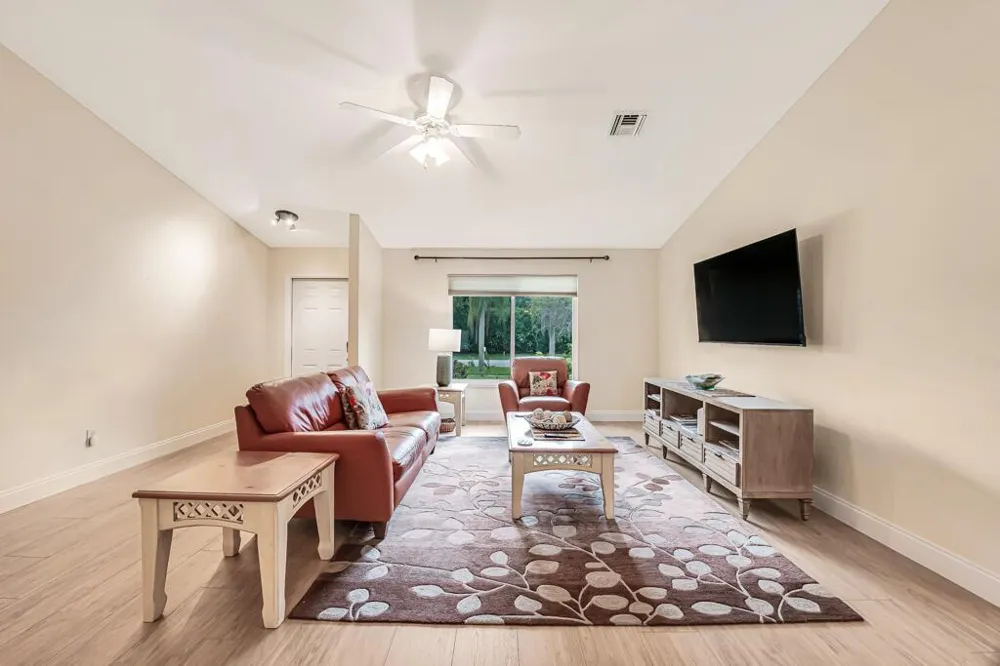 427 Las Palmas Street Royal Palm Beach, FL 33411