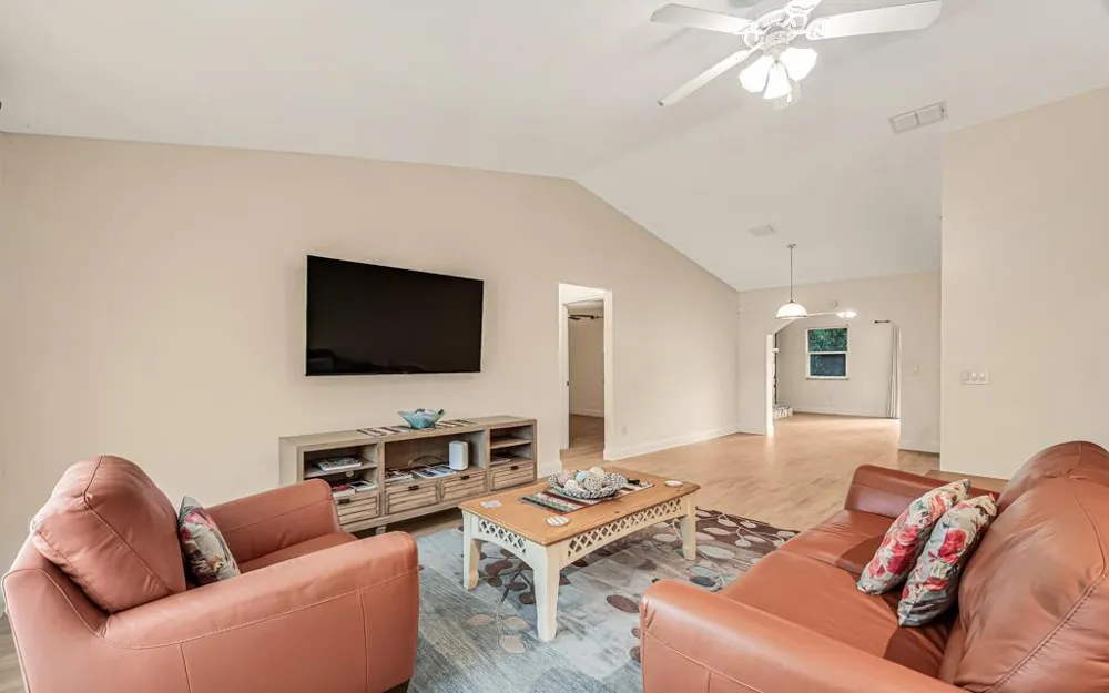 427 Las Palmas Street Royal Palm Beach, FL 33411
