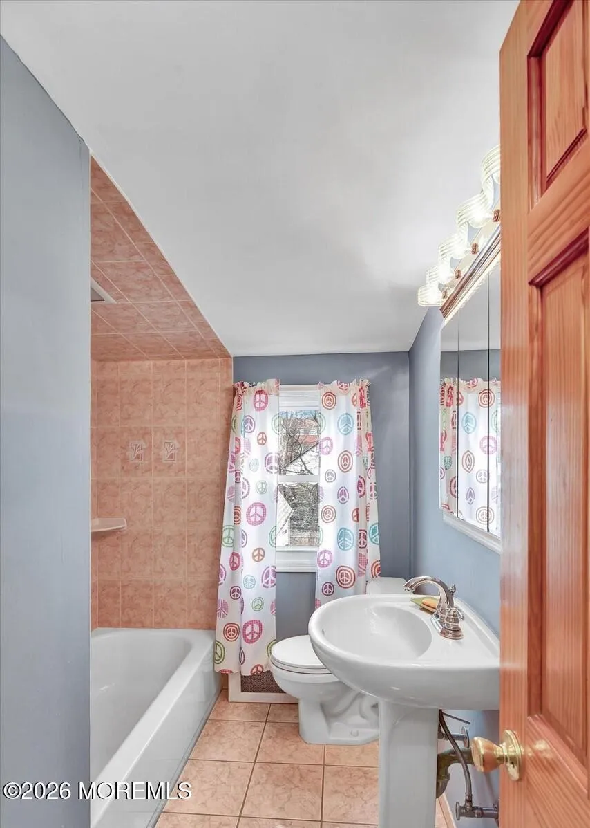 64 Waackaack Avenue Keansburg, NJ 07734