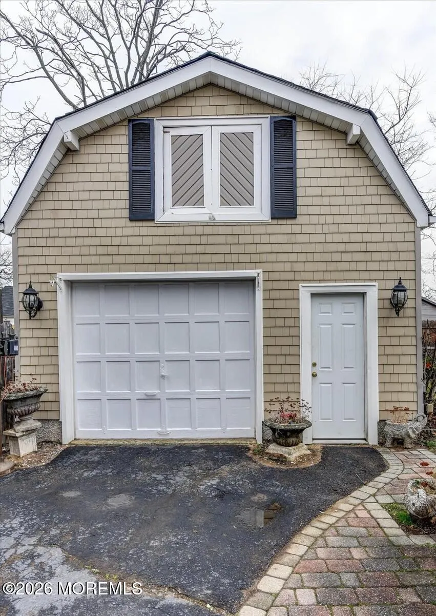 64 Waackaack Avenue Keansburg, NJ 07734