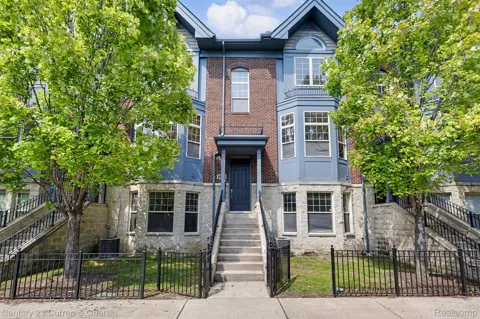 108 Adelaide Street