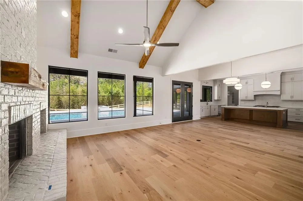 239 Aberdeen Way Woodstock, GA 30188