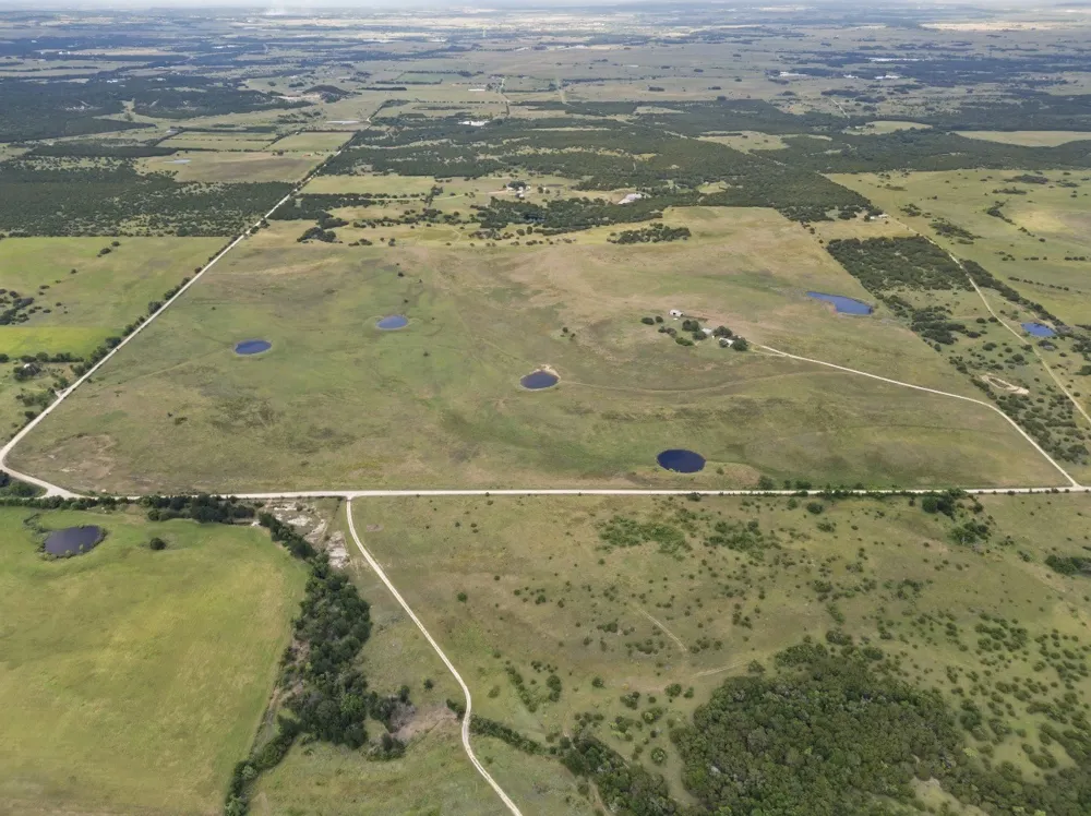 1806 County Road 2425 Iredell, TX 76649