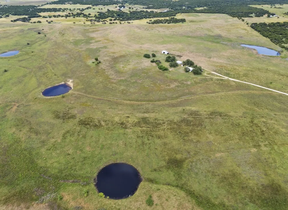 1806 County Road 2425 Iredell, TX 76649